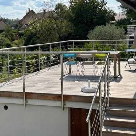 Garde-corps câble inox sur terrasse, Fontainebleau